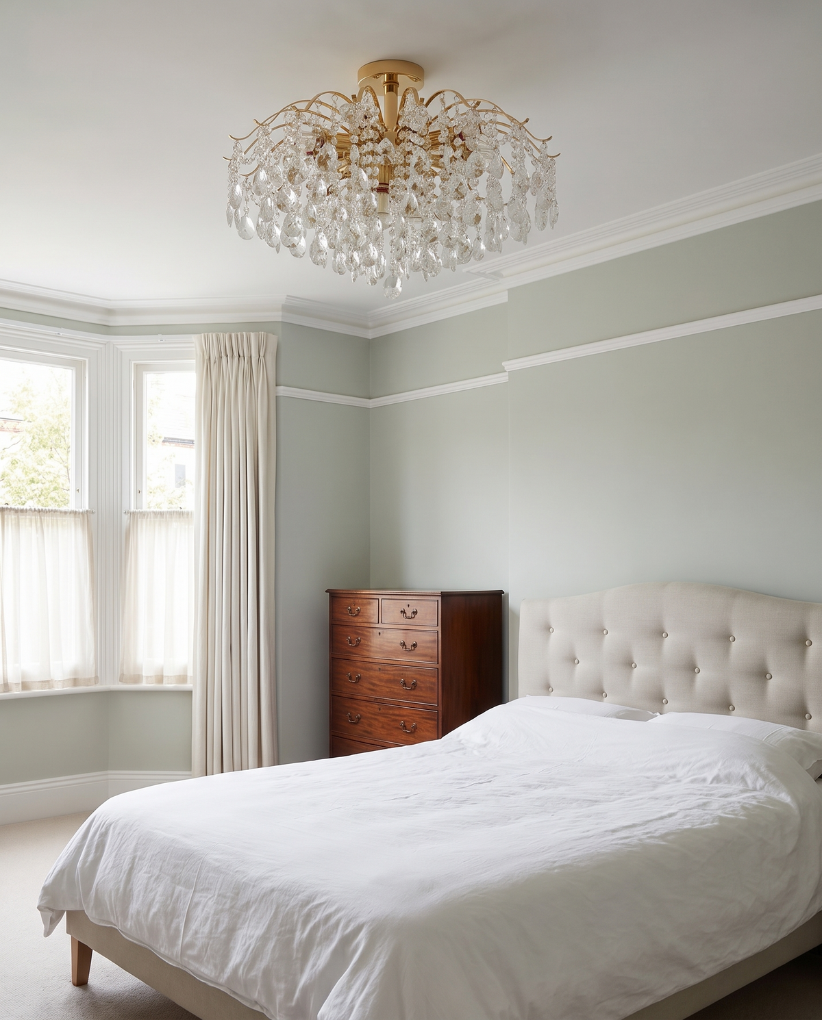 Lancaster cascade ceiling light in an Edwardian London bedroom